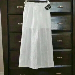 NWT: art class wide leg M7/8 Fresh White